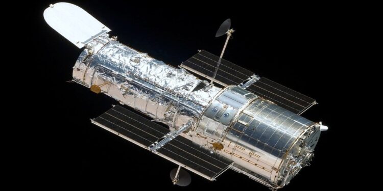 Rápido e brilhante: telescópio espacial Hubble cruza céu do interior de SP nos próximos dias; confira os horários