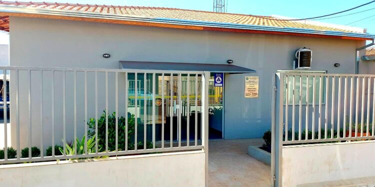 Homem é encontrado morto enrolado em cobertor e com marcas de tiro em Itaí