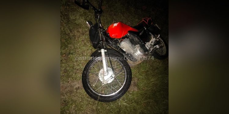 Motociclista morre após bater contra placa de sinalização em rodovia no interior de SP